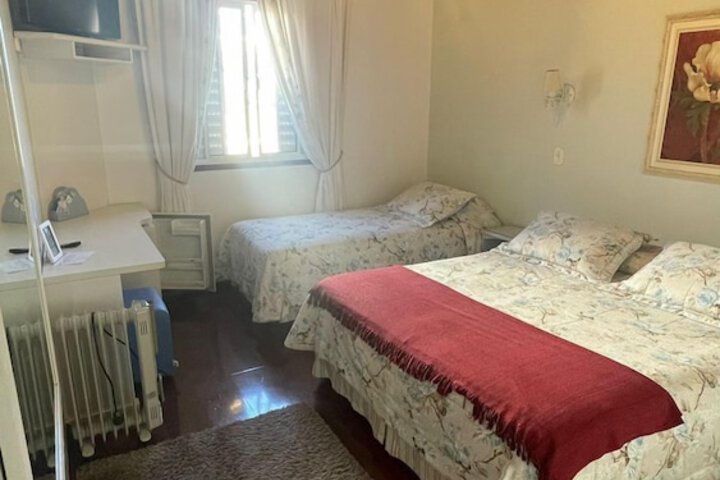 Room 6 of 14