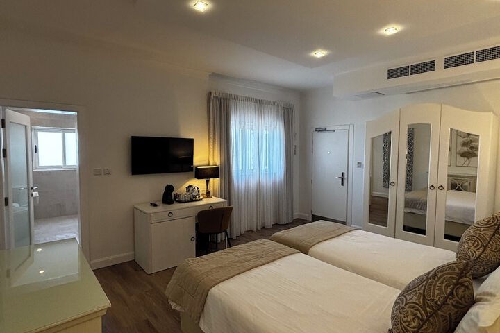 Room 6 of 58