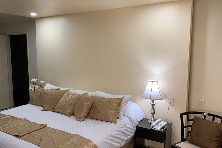 Room 12 of 65