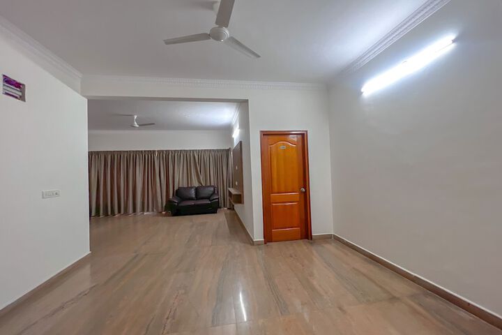 Room 44 of 76