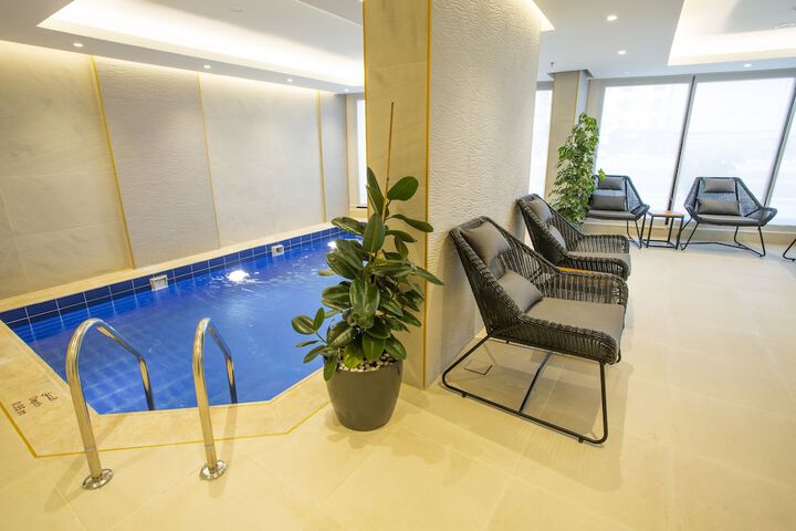 Pool 62 of 91