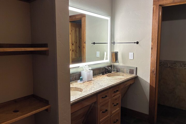 Room 44 of 86