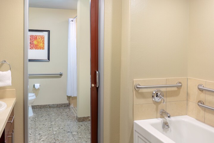 Room 12 of 74