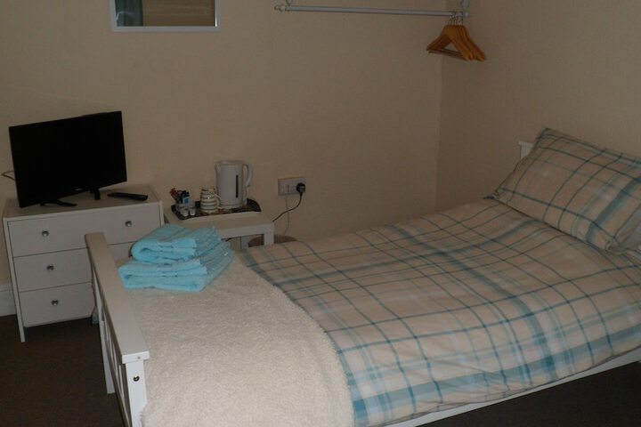 Room 9 of 33