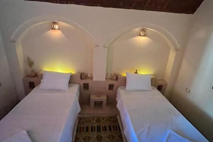 Room 11 of 28