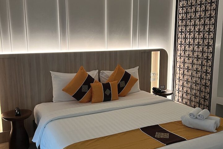 Room 8 of 31