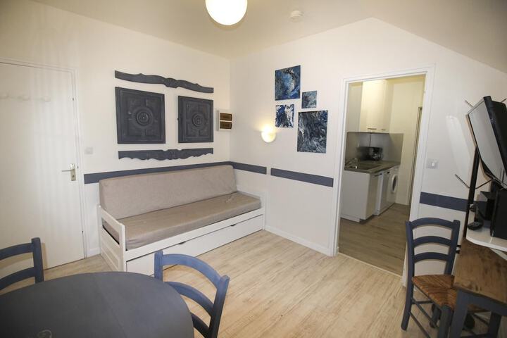 Room 93 of 164