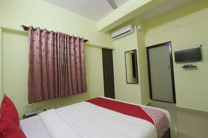 Room 11 of 24