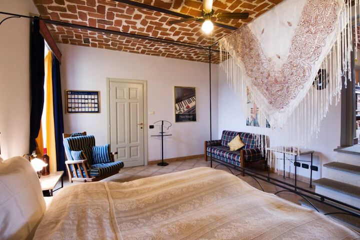 Room 5 of 30