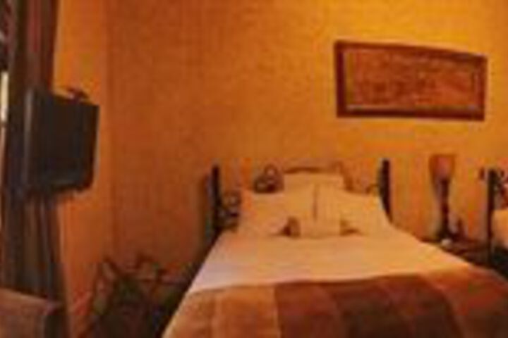 Room 14 of 25