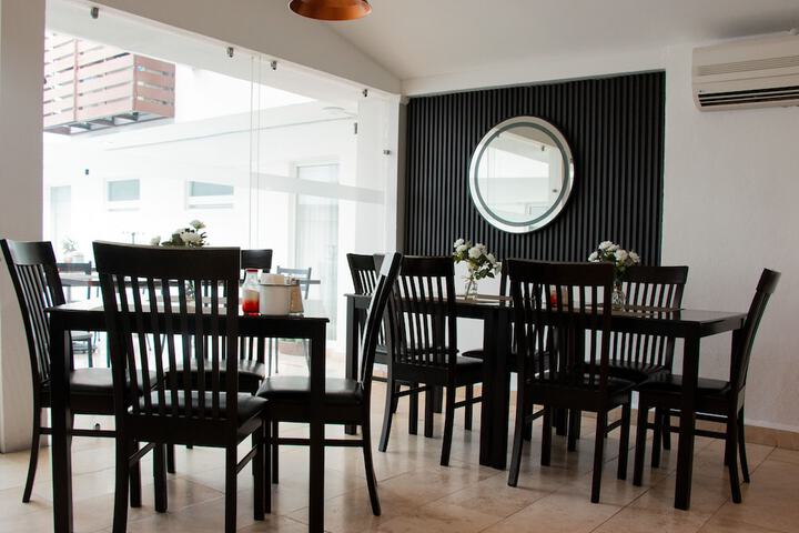 Dining 60 of 85
