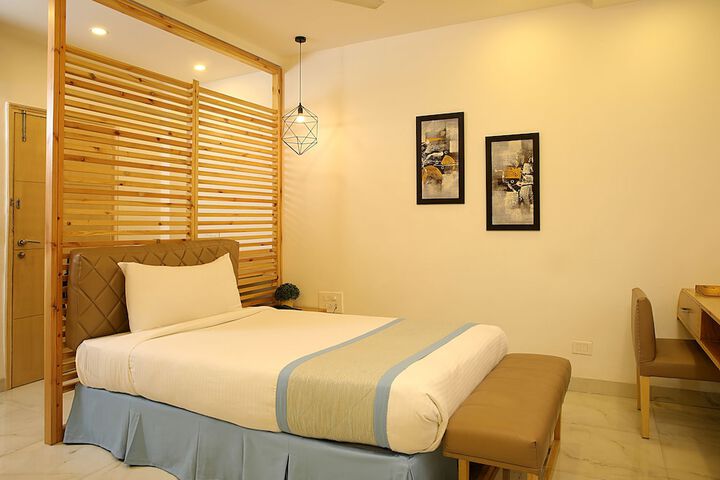 Room 16 of 72