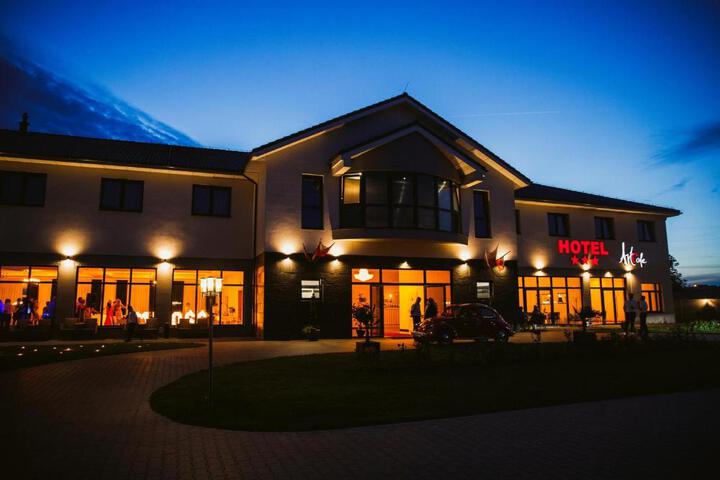Exterior of HOTEL Art Cafe