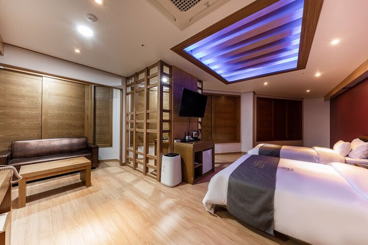 Room 36 of 91