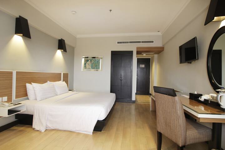 Room 7 of 56