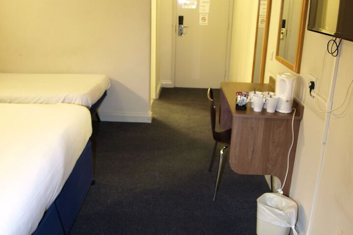 Room 66 of 236