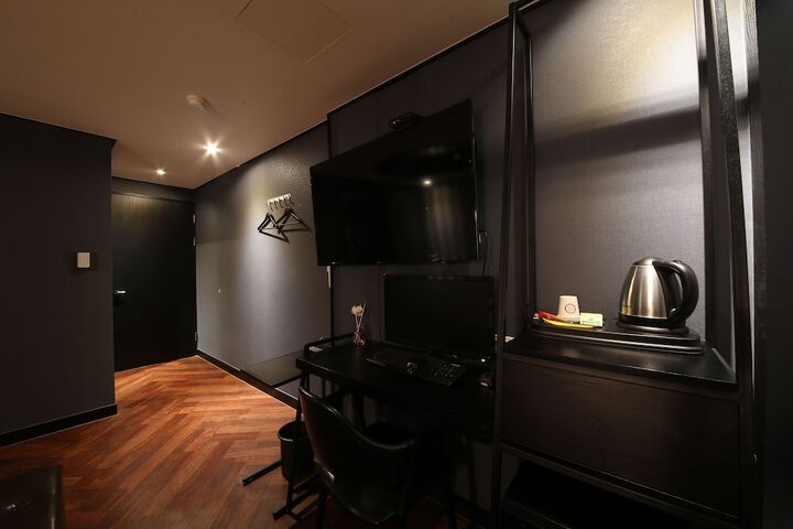 Room 22 of 45