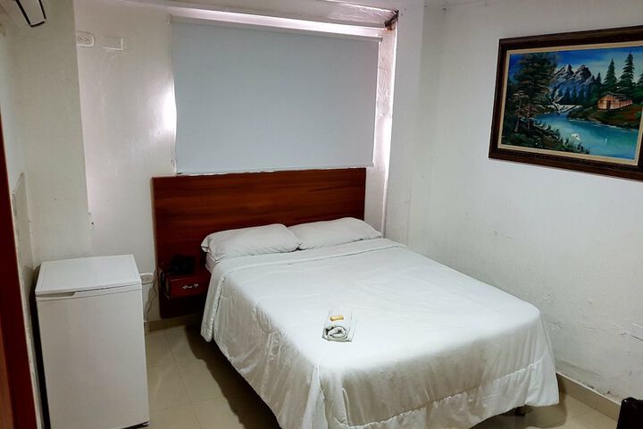 Room 18 of 25
