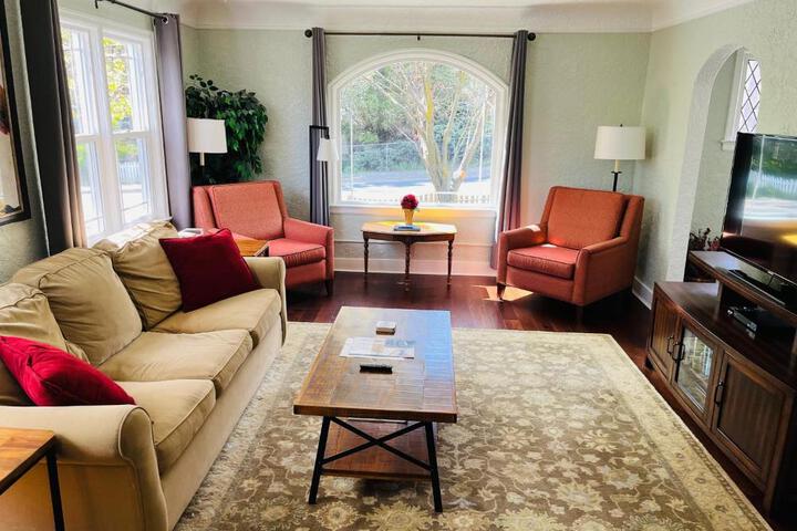 State Street Cottage Suite 2