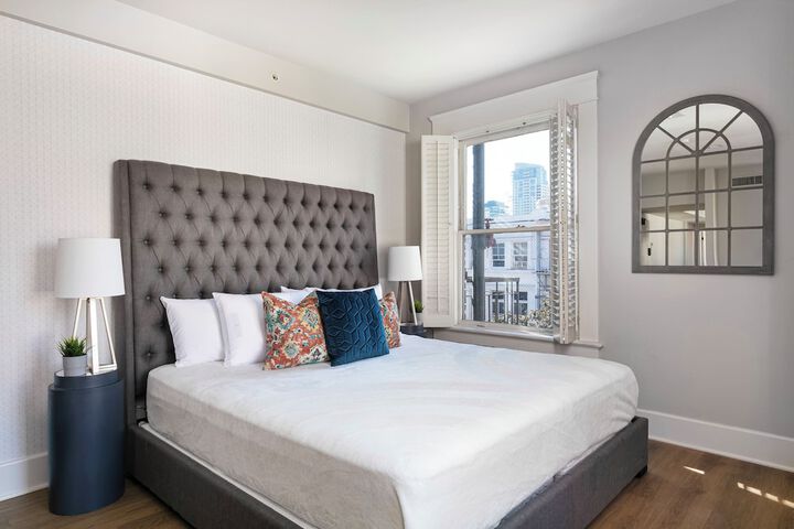 Room 46 of 200
