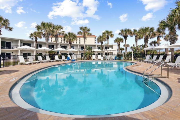 Hotel Exterior 119 of 138