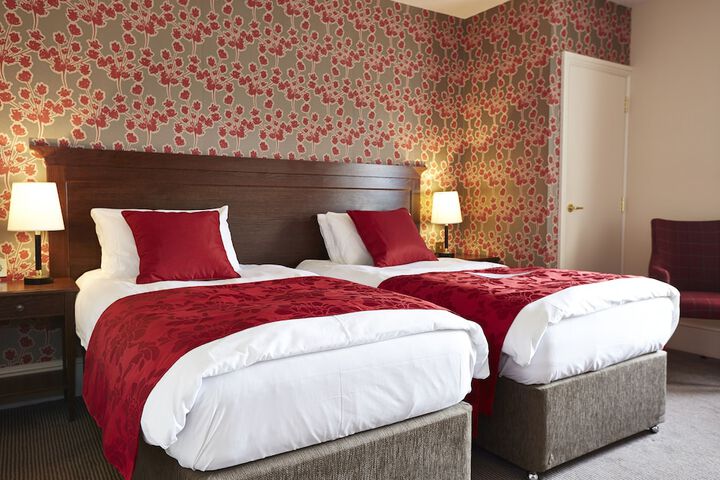 Room 4 of 41