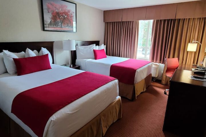 Room 8 of 28