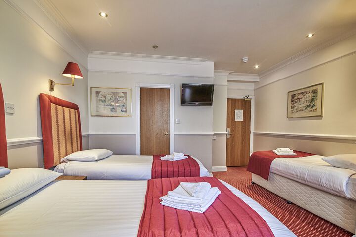 Room 3 of 32