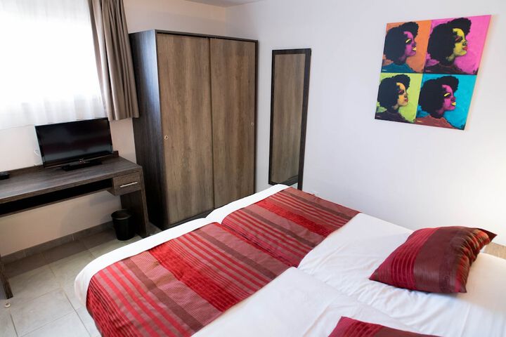 Room 18 of 78