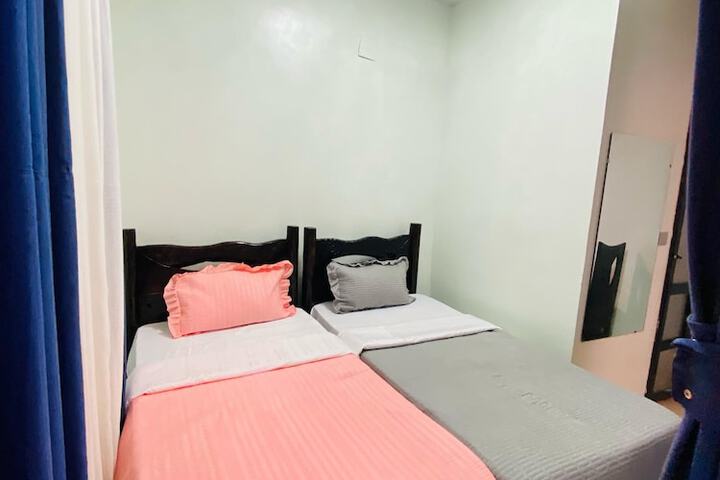 Room 10 of 22