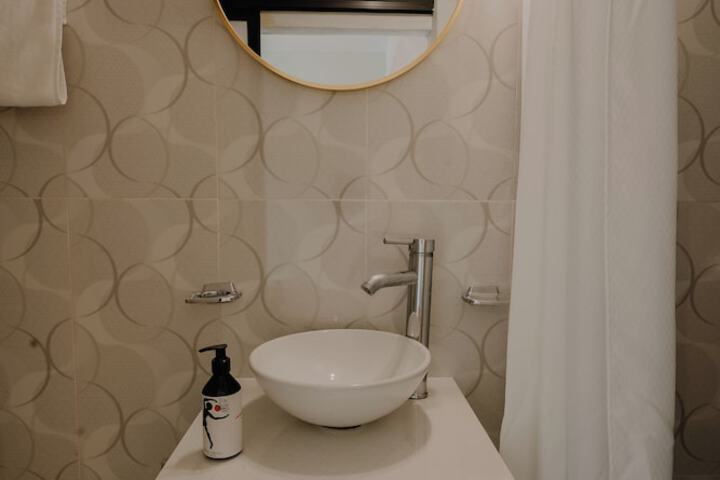 Room 32 of 48
