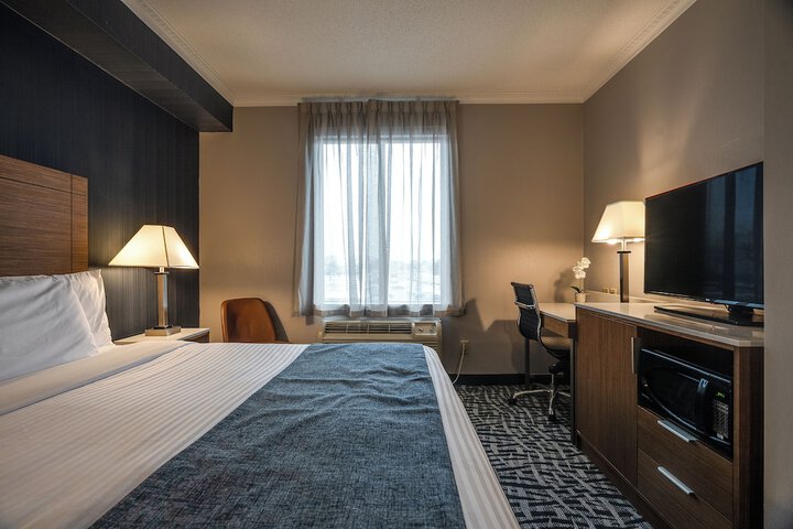 Room 10 of 82