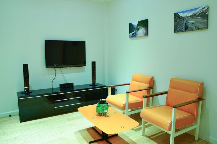 Room 16 of 60