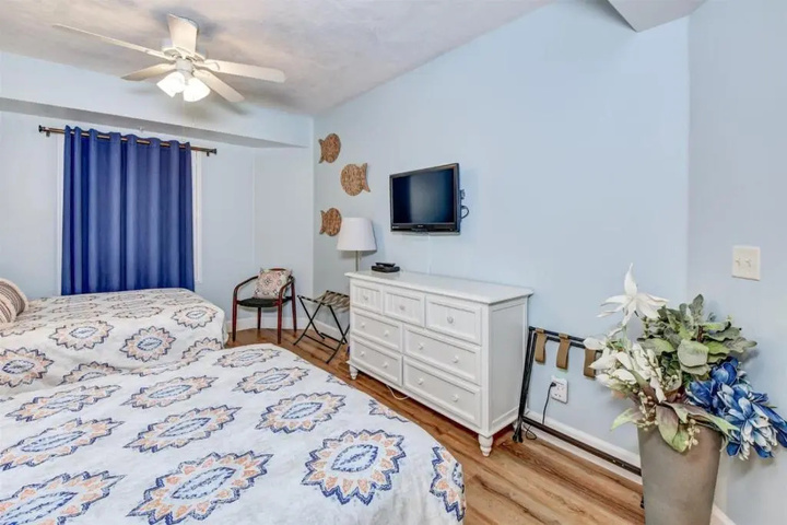 Room 4 of 17