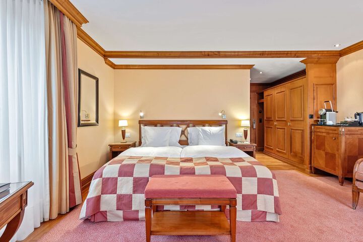 Room 11 of 180