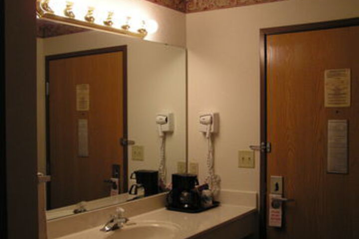 Room 41 of 76