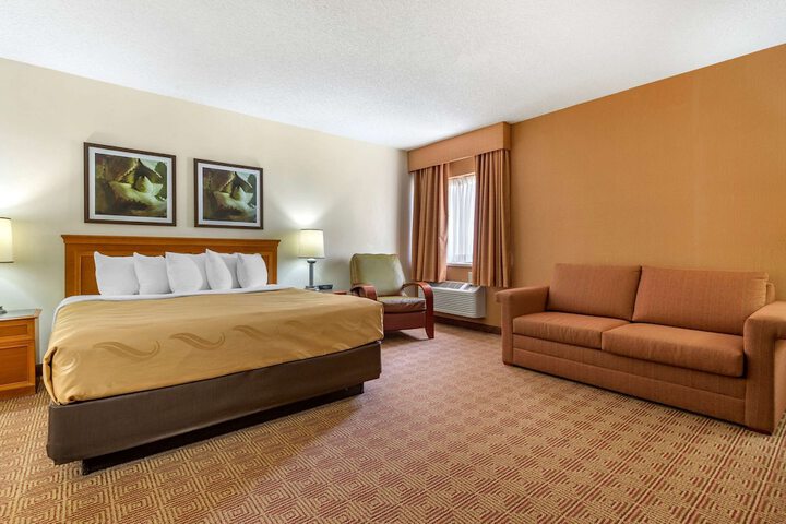 Standard | King Bed (14 of 16)