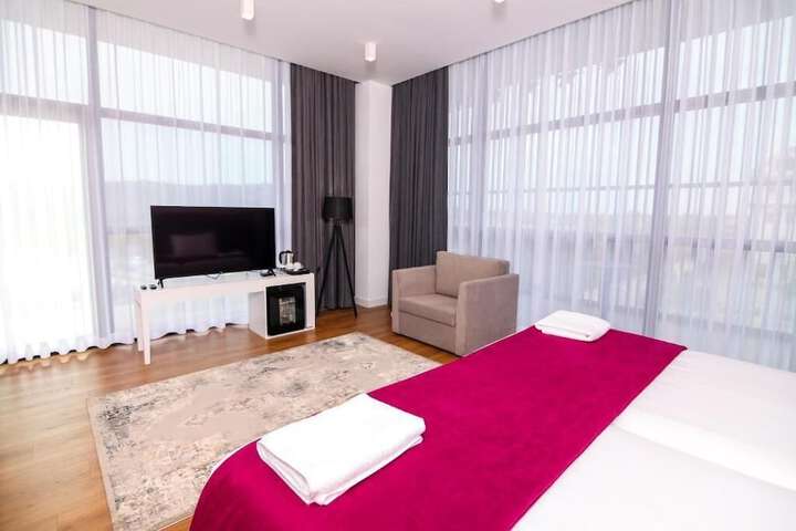 Room 15 of 83
