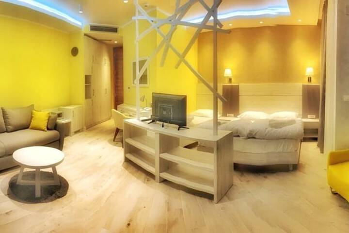 Room 11 of 49