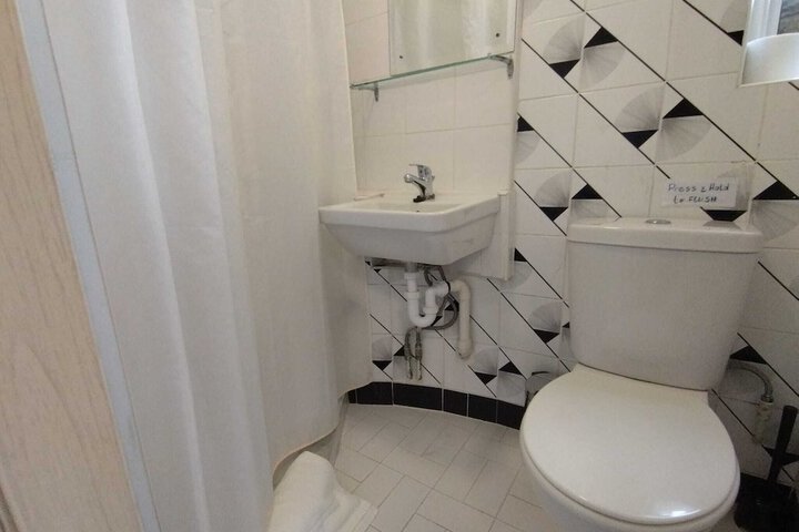 Room 185 of 283
