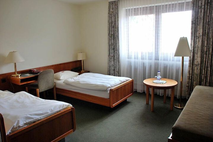 Room 19 of 33
