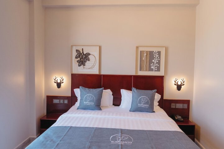 Room 6 of 35