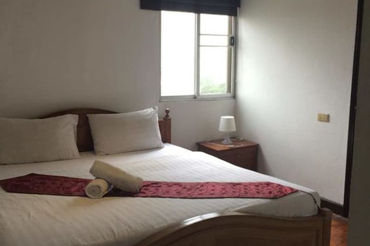 Room 11 of 36