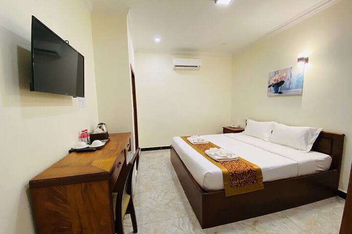 Room 5 of 30