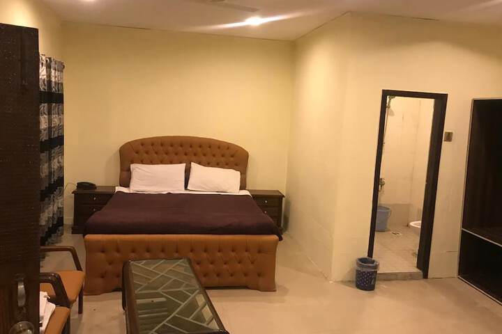 Room 17 of 46