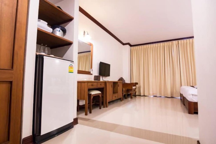 Room 25 of 42