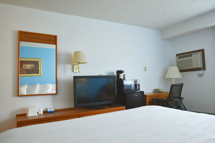 Room 11 of 33