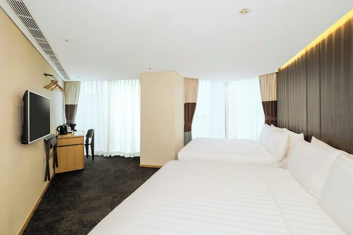 Room 17 of 21