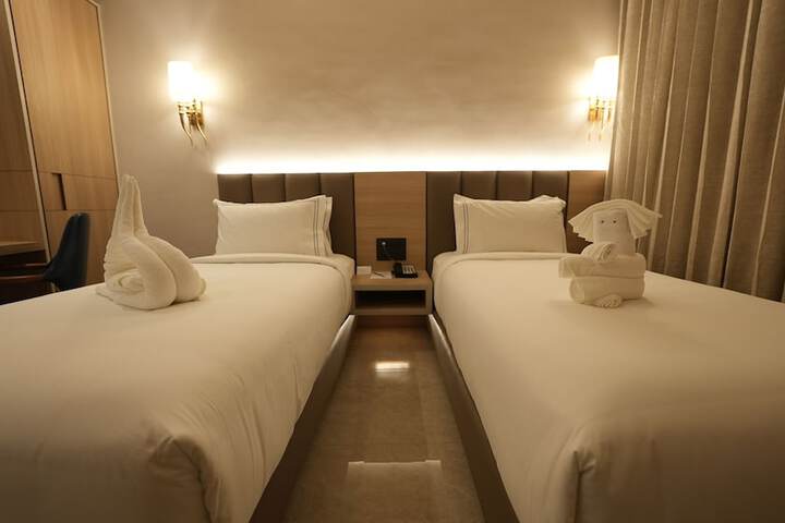 Room 16 of 50