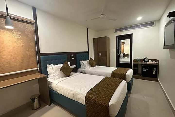 Room 8 of 21